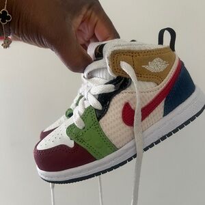 Nike Air Jordan 1 Mid Messy Room Boys 10C Athletic Shoes Sneakers